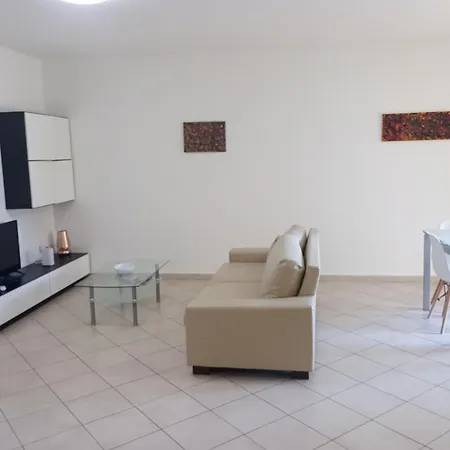 Apartmán La Casa Di Rossella Nel Cuore Della Citta , Downtown Spacious *