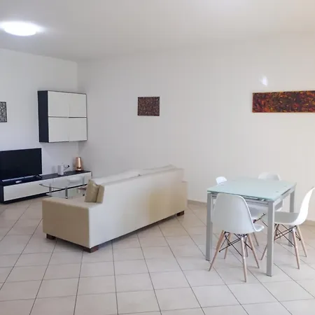 La Casa Di Rossella Nel Cuore Della , Downtown Spacious * Olbia