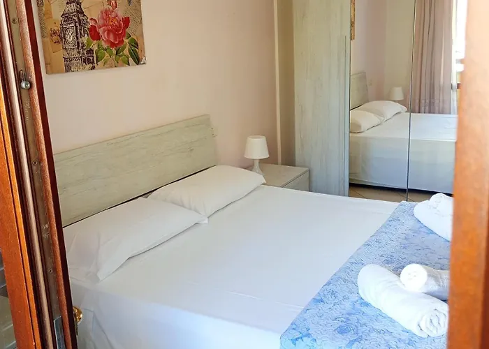 La Casa Di Rossella Nel Cuore Della Citta , Downtown Spacious Апартаменты