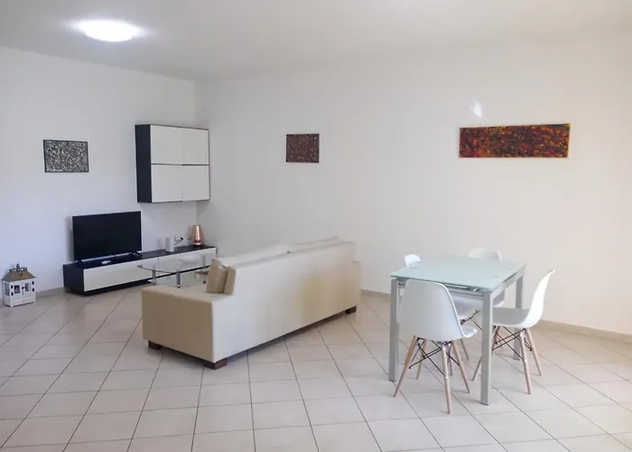 La Casa Di Rossella Nel Cuore Della Citta , Downtown Spacious * Olbia